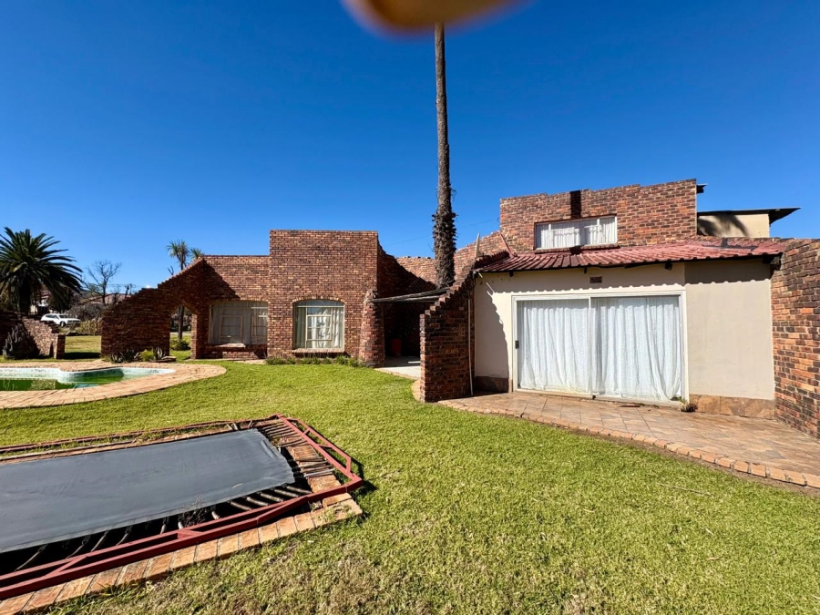 4 Bedroom Property for Sale in Heilbron Free State